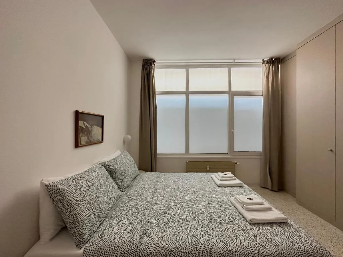 Grand Apartment Navigli Mediolan Włochy