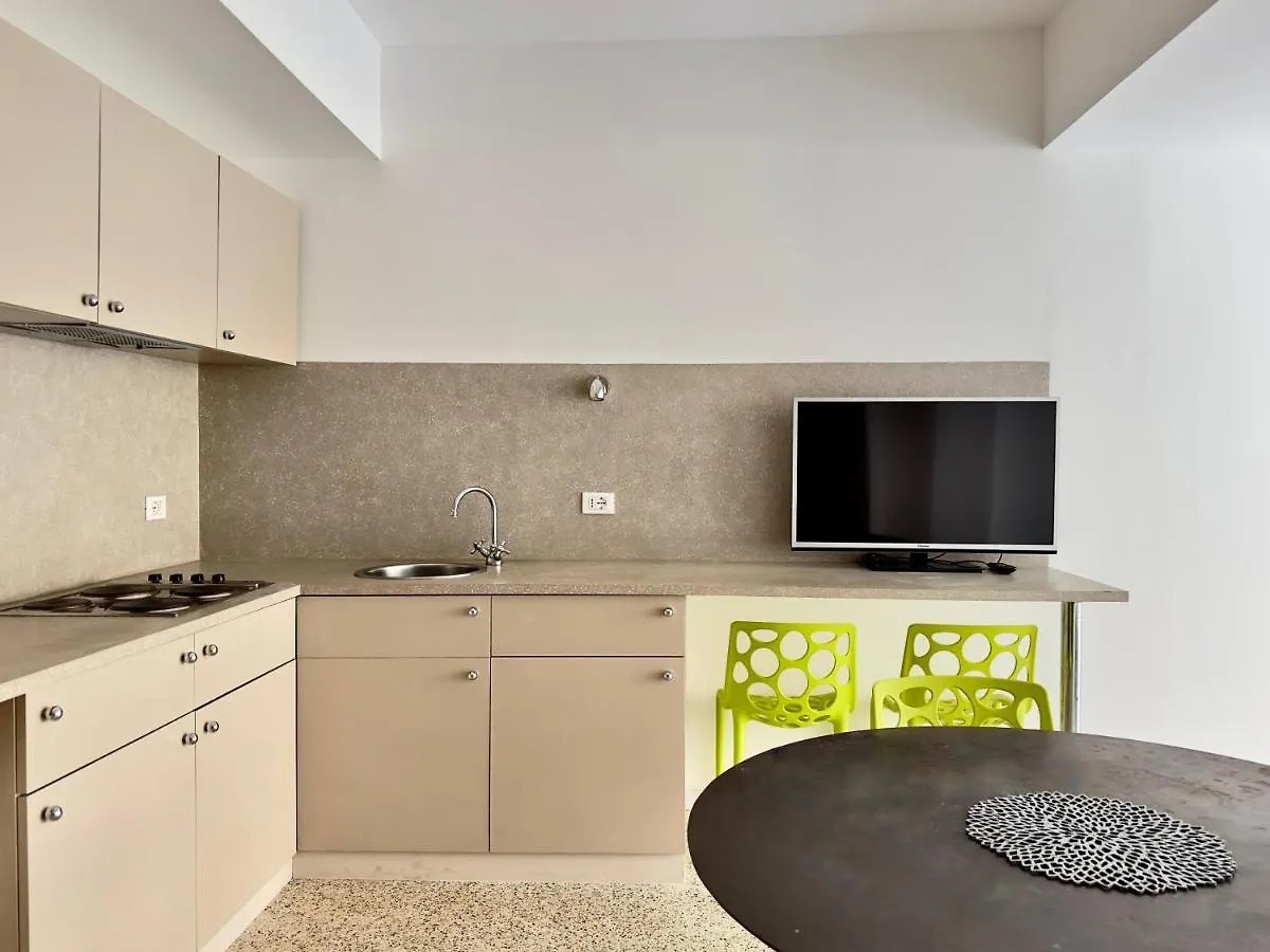 Grand Apartment Navigli Mediolan 0*,  Włochy